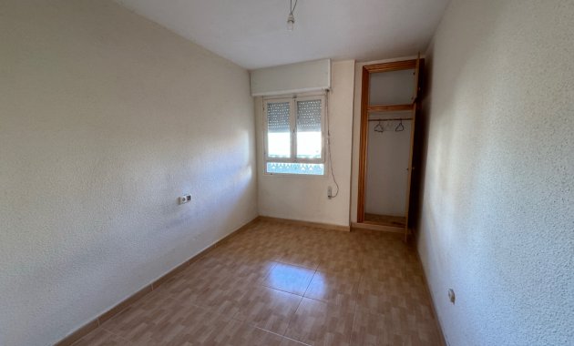 Resale - Apartment / flat -
Torrevieja - Punta Prima