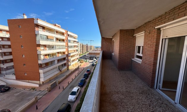 Resale - Apartment / flat -
Torrevieja - Punta Prima