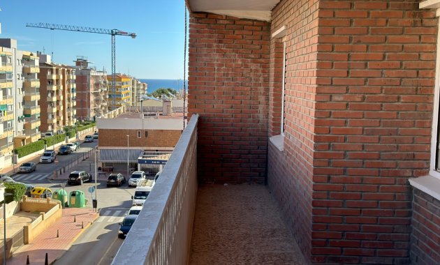 Resale - Apartment / flat -
Torrevieja - Punta Prima