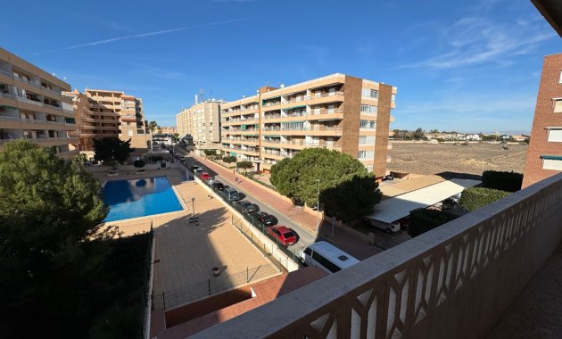 Resale - Apartment / flat -
Torrevieja - Punta Prima