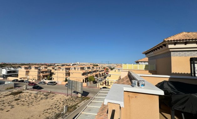 Resale - Townhouse -
Orihuela Costa - Villamartín