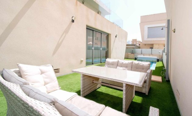 Resale - Villa -
Orihuela Costa - Mil Palmeras