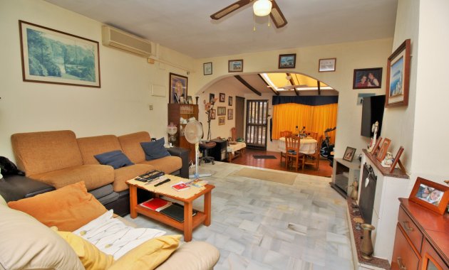 Resale - Townhouse -
Villamartín