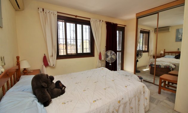 Resale - Townhouse -
Villamartín