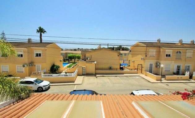 Resale - Townhouse -
Villamartín