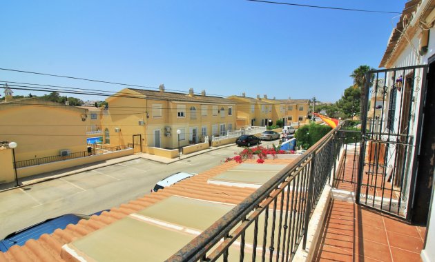Resale - Townhouse -
Villamartín