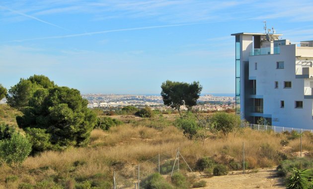 Resale - Townhouse -
Villamartín