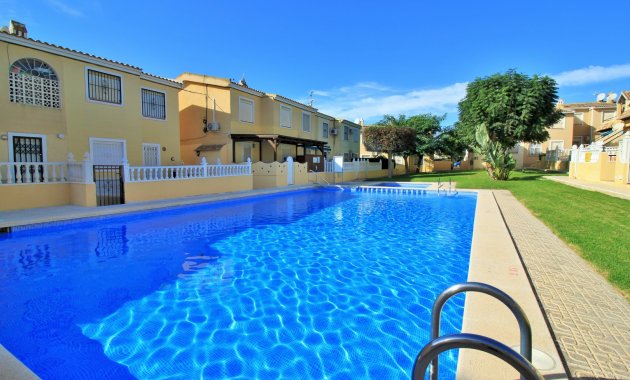 Resale - Townhouse -
Villamartín