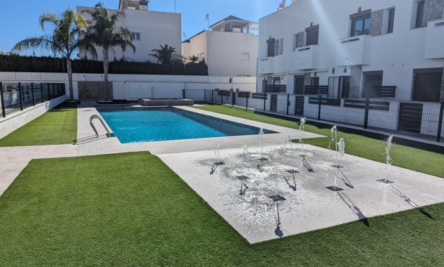 Resale - Townhouse -
Torrevieja - La Siesta - El Salado - Torreta