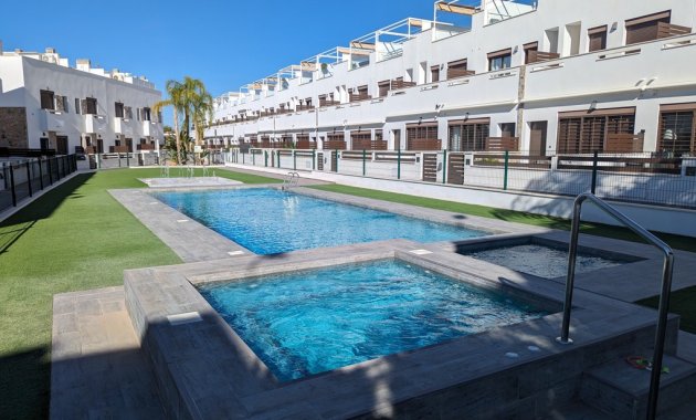 Resale - Townhouse -
Torrevieja - La Siesta - El Salado - Torreta