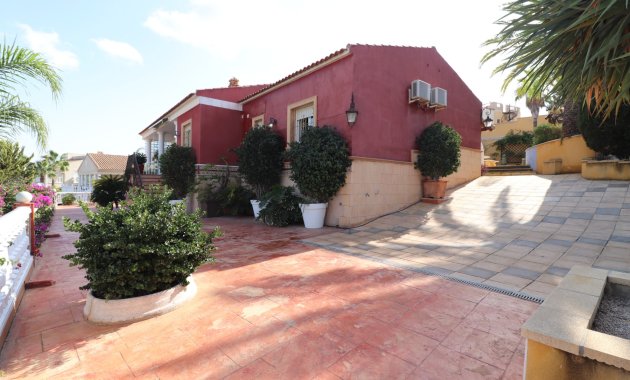 Resale - Villa -
Algorfa - Lomas de La Juliana