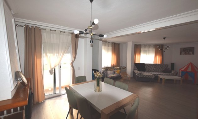 Resale - Apartment / flat -
Rojales