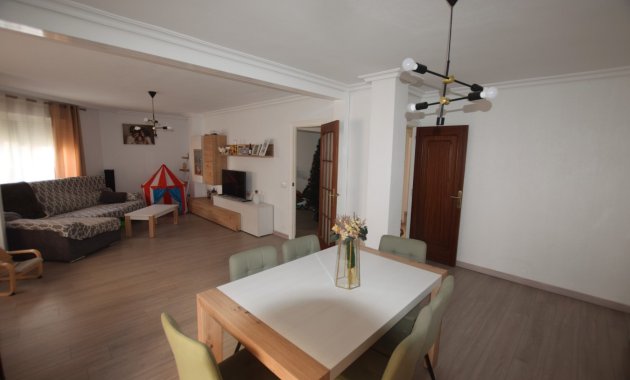 Resale - Apartment / flat -
Rojales