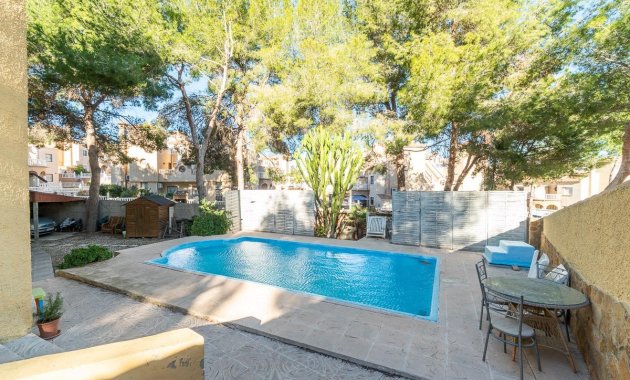 Resale - Villa -
Orihuela Costa - Villamartín