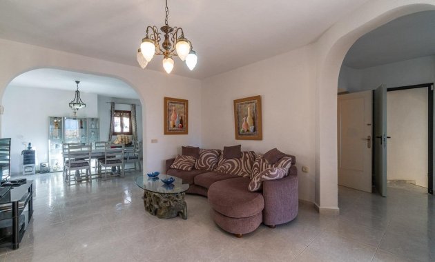 Resale - Villa -
Orihuela Costa - Villamartín