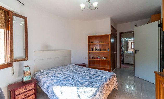 Resale - Villa -
Orihuela Costa - Villamartín