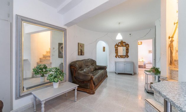 Resale - Villa -
Orihuela Costa - Villamartín