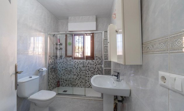 Resale - Villa -
Orihuela Costa - Villamartín