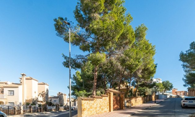 Resale - Villa -
Orihuela Costa - Villamartín