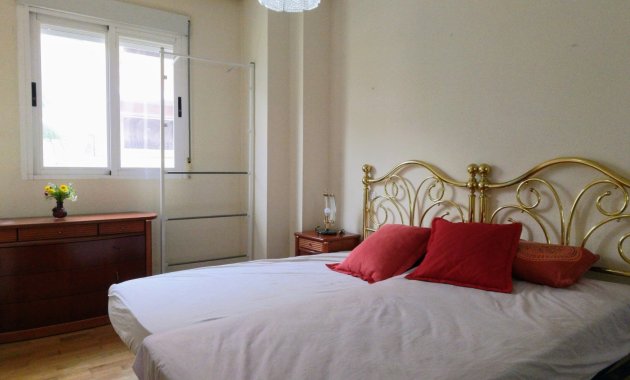 Resale - Apartment / flat -
Torrevieja - Center