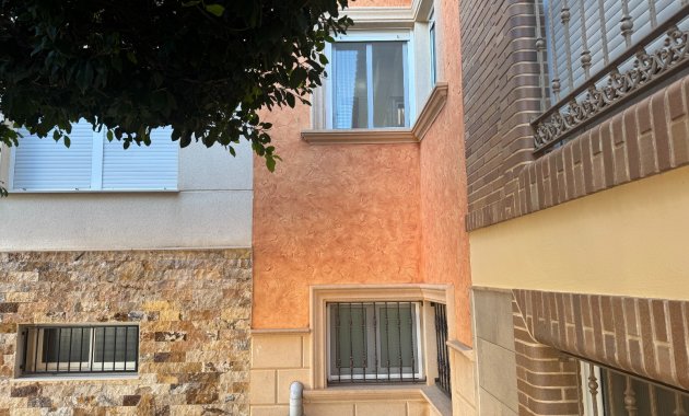 Resale - Townhouse -
Rojales - Pueblo