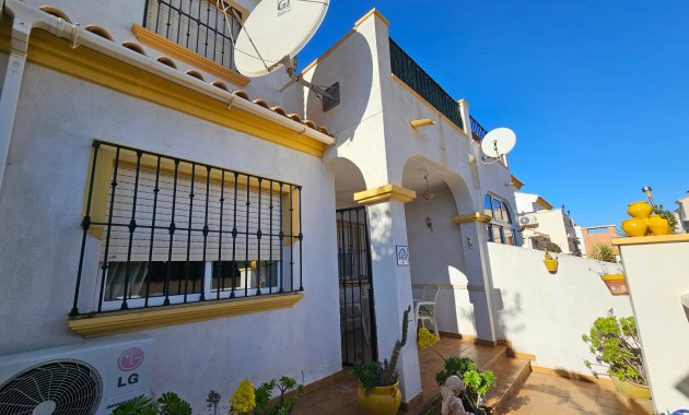 Resale - Townhouse -
Los Altos - Laderas Del Sol