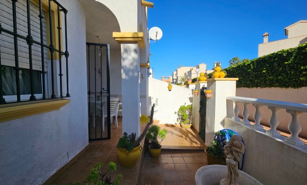 Resale - Townhouse -
Los Altos - Laderas Del Sol