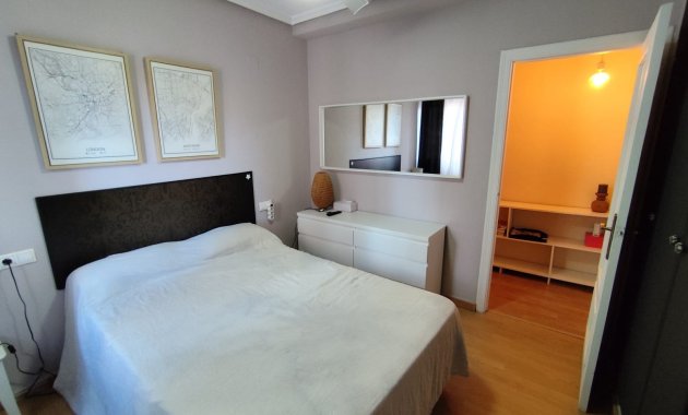 Resale - Apartment / flat -
Torrevieja - Center