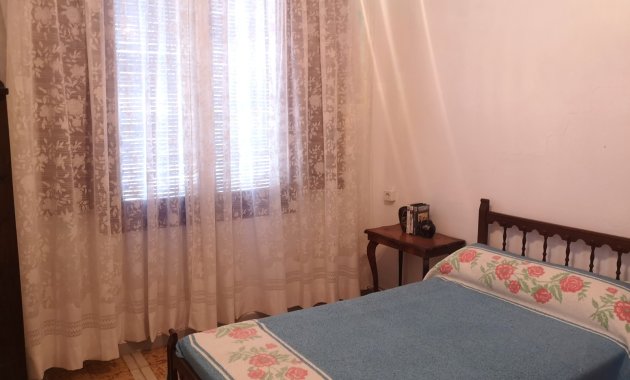 Resale - 2. Town house -
Los Montesinos