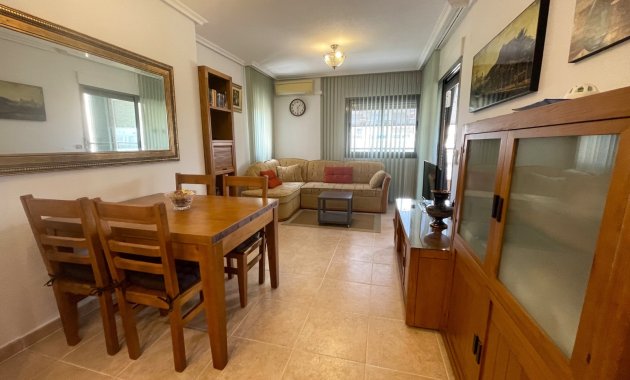 Reventa - Apartamento / piso -
Guardamar del Segura - Puerto Deportivo