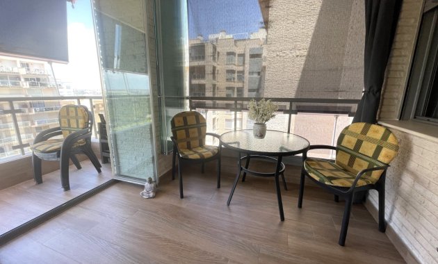 Reventa - Apartamento / piso -
Guardamar del Segura - Puerto Deportivo