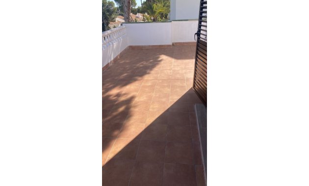 Resale - Villa -
Orihuela Costa - Villamartín