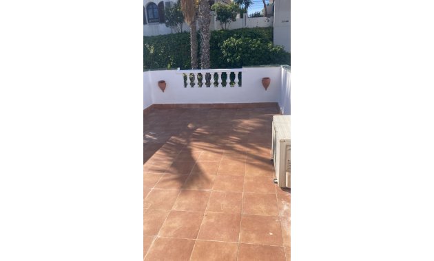 Resale - Villa -
Orihuela Costa - Villamartín