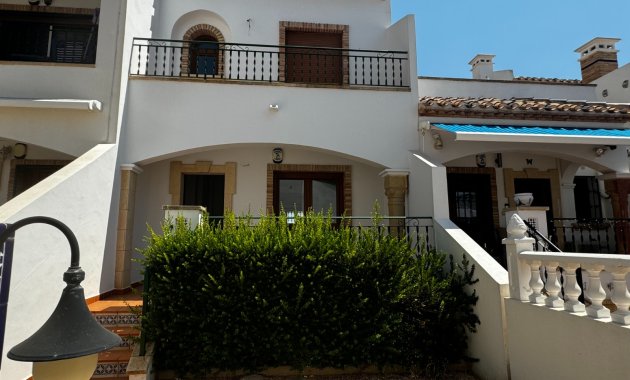 Resale - Townhouse -
Orihuela Costa - Villamartín