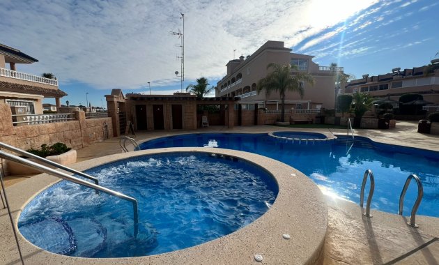 Resale - Apartment / flat -
Orihuela Costa - Villamartín