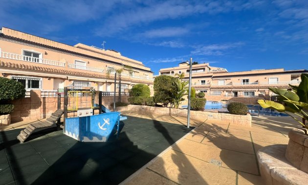 Resale - Apartment / flat -
Orihuela Costa - Villamartín