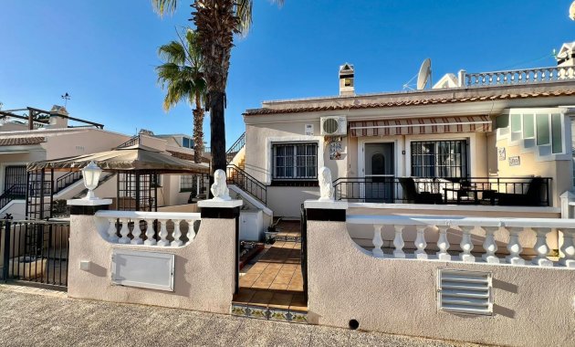 Resale - Townhouse -
Orihuela Costa - La Zenia