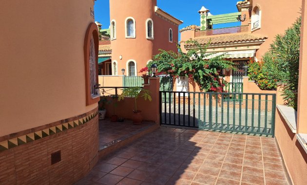 Resale - Villa -
Playa Flamenca - Villas San Luis