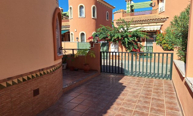 Resale - Villa -
Playa Flamenca - Villas San Luis