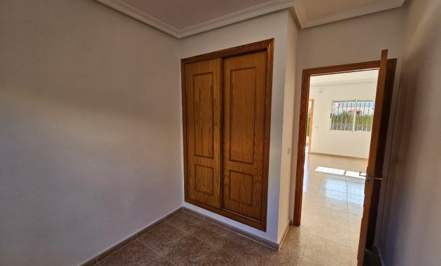 Resale - Villa -
Algorfa - Montemar