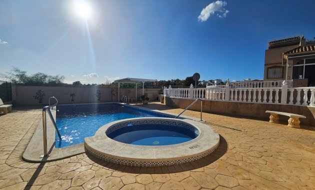 Resale - Villa -
Algorfa - Montemar