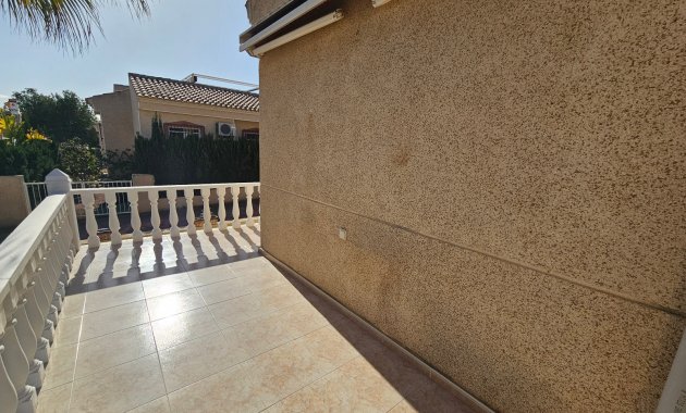 Resale - Villa -
Algorfa - Montemar