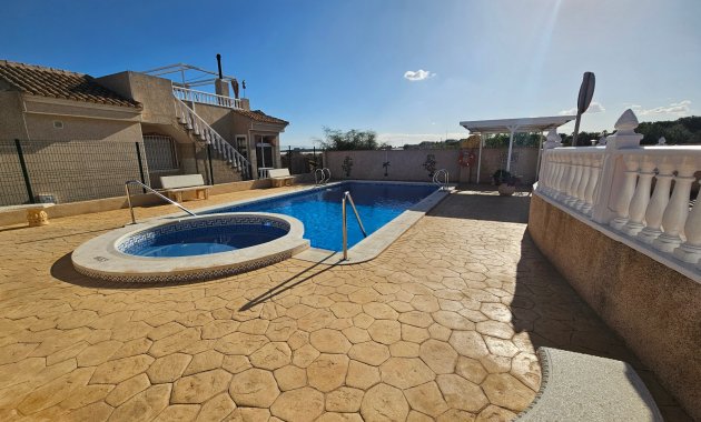 Resale - Villa -
Algorfa - Montemar