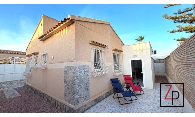 Resale - Villa -
Orihuela Costa - La Florida