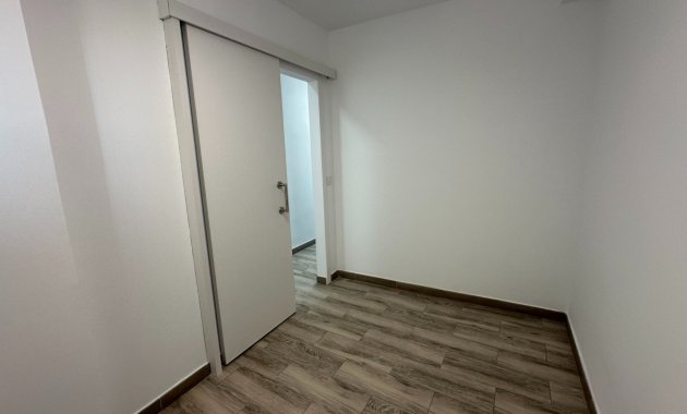 Resale - Apartment / flat -
Guardamar del Segura - Pinomar