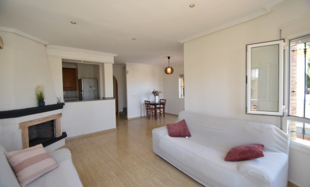 Reventa - Villa -
Los Montesinos - La Herrada