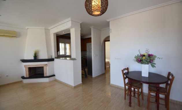 Reventa - Villa -
Los Montesinos - La Herrada