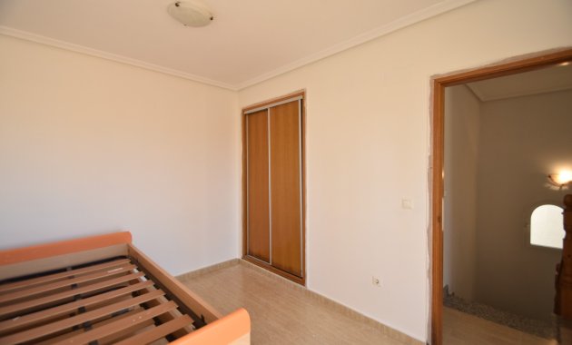 Reventa - Villa -
Los Montesinos - La Herrada