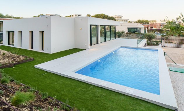 Obra nueva - Villa -
Orihuela - Las Colinas Golf