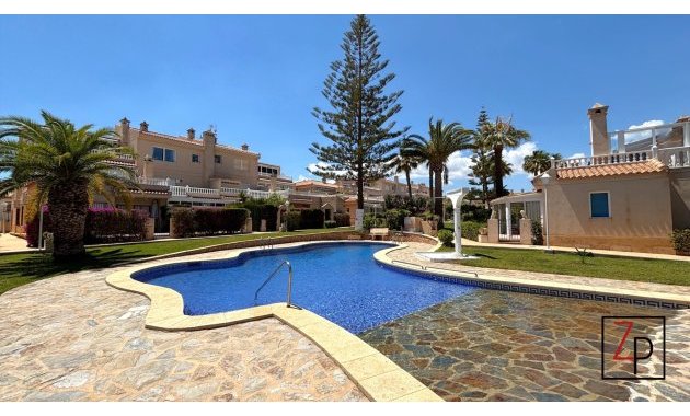 Reventa - Bungalow -
Orihuela Costa - Playa Flamenca
